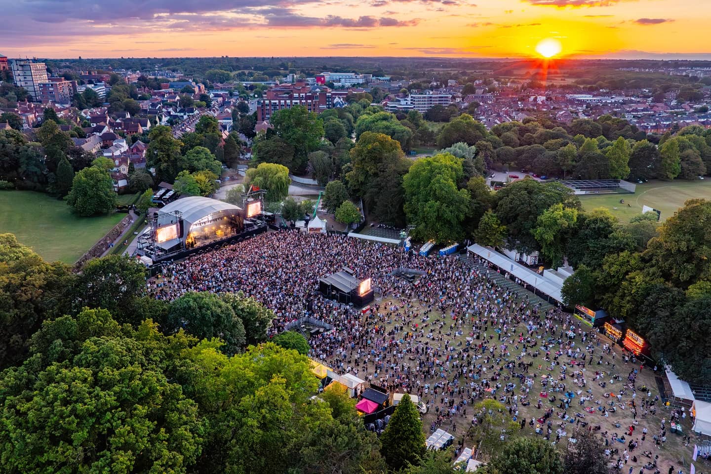 The UK s Best Outdoor Concerts And Gigs 2026 Skiddle